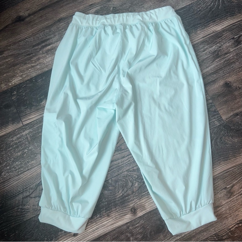 Livi By Lane Bryant Activewear Women’s 16 Mint Green Cropped Pants Lightweight - Picture 6 of 7